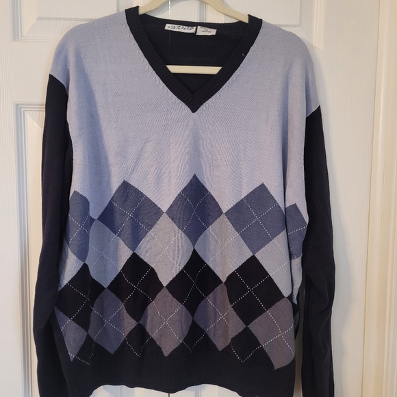 Sweater - Picture 2 of 2